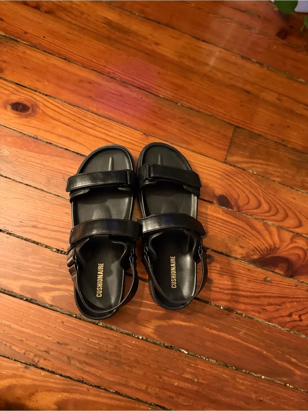 Cushionaire Eden Sandals Velcro Straps Size 10 NWT